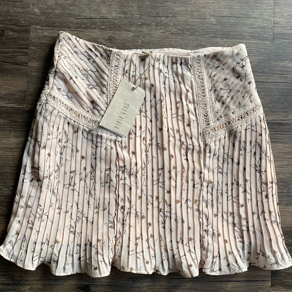 Moon River Blush Pleated Mini Skirt